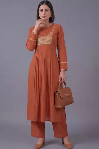 women ethnic motifs embroidered pleated mirror work kurta with trousers & with dupatta