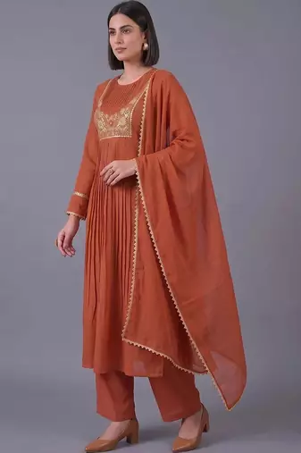 women ethnic motifs embroidered pleated mirror work kurta with trousers & with dupatta