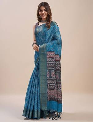 blue bandhani printed zari saree 3
