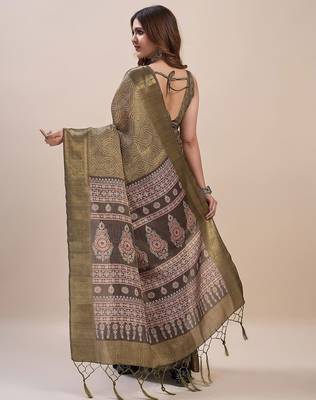 green bandhani printed zari saree 4
