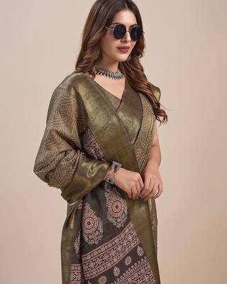 green bandhani printed zari saree 5