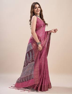 pink bandhani printed zari saree 2