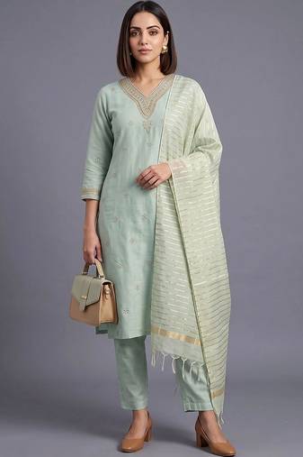 women ethnic motifs embroidered regular thread work kurta with trousers & with dupatta