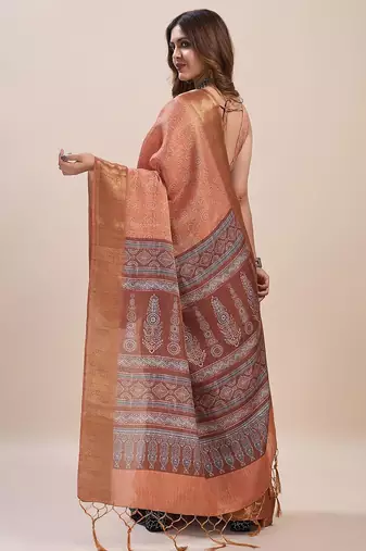 peach bandhani printed zari saree