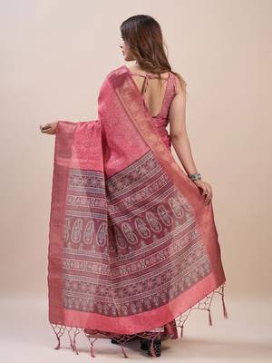 peach bandhani printed zari saree 4