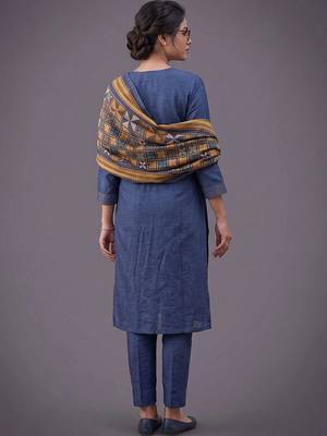 women ethnic motifs regular kurta with trousers & with dupatta 2