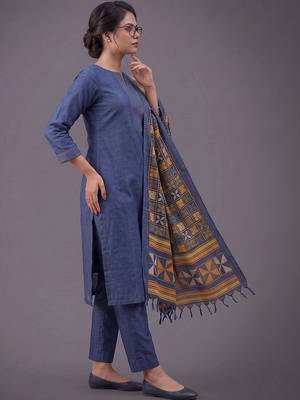 women ethnic motifs regular kurta with trousers & with dupatta 3