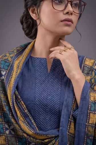 women ethnic motifs regular kurta with trousers & with dupatta
