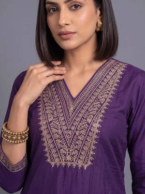 women ethnic motifs embroidered regular thread work kurta with trousers & with dupatta 2