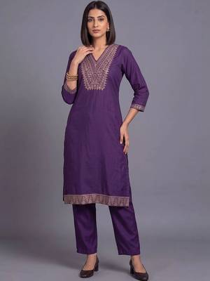 women ethnic motifs embroidered regular thread work kurta with trousers & with dupatta 3