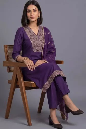 women ethnic motifs embroidered regular thread work kurta with trousers & with dupatta