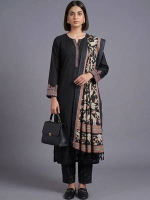 women ethnic motifs embroidered regular thread work kurta with trousers & with dupatta 1