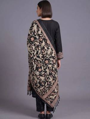 women ethnic motifs embroidered regular thread work kurta with trousers & with dupatta 4