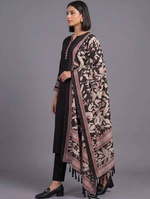 women ethnic motifs embroidered regular thread work kurta with trousers & with dupatta 7