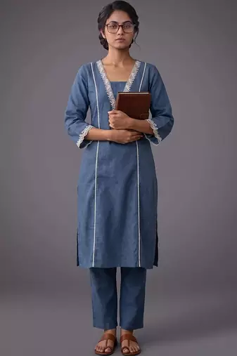 women regular thread work kurta with trousers