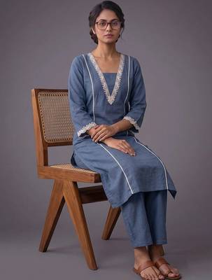 women regular thread work kurta with trousers 2