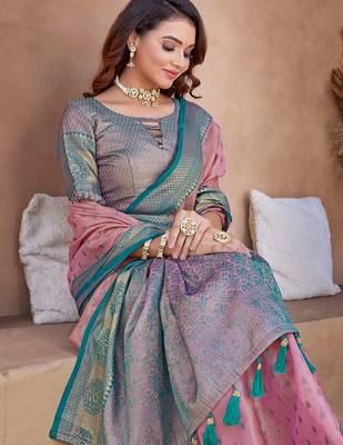 Pink floral woven design zari silk banarasi saree 1