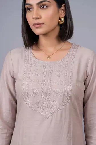 women ethnic motifs embroidered regular thread work kurta with trousers