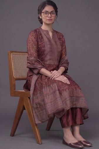 women ethnic motifs printed regular chanderi silk kurta with trousers & with dupatta