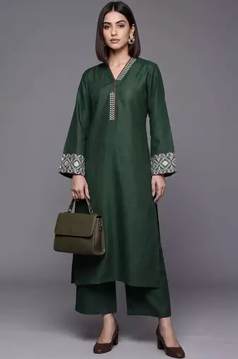 women ethnic motifs embroidered regular thread work kurta with trousers