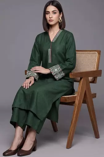 women ethnic motifs embroidered regular thread work kurta with trousers