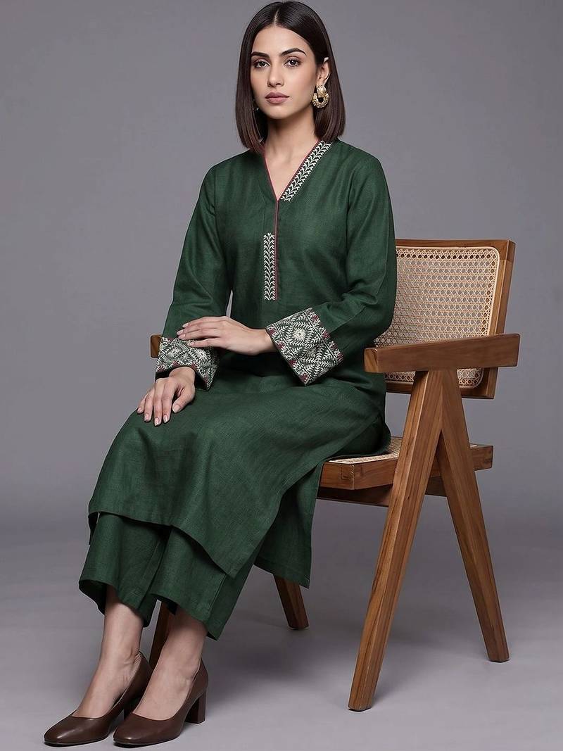 women ethnic motifs embroidered regular thread work kurta with trousers