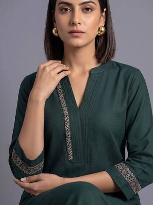 women ethnic motifs embroidered regular thread work kurta with trousers 2