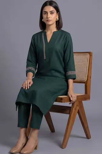 women ethnic motifs embroidered regular thread work kurta with trousers
