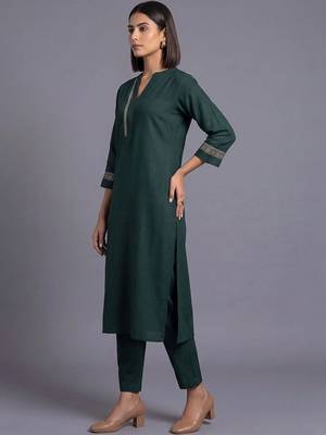 women ethnic motifs embroidered regular thread work kurta with trousers 5