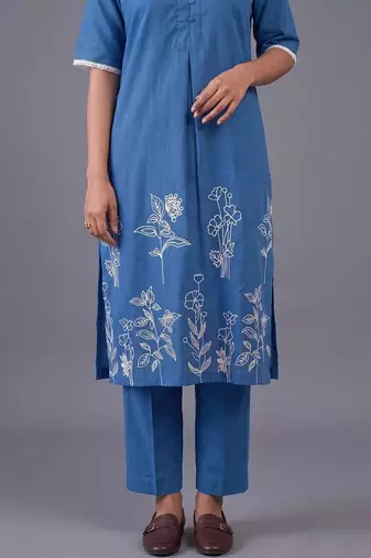 women floral embroidered regular thread work kurta with trousers