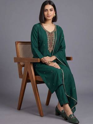women ethnic motifs embroidered regular thread work kurta with trousers & with dupatta 7