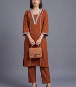 women ethnic motifs embroidered regular thread work kurta with trousers