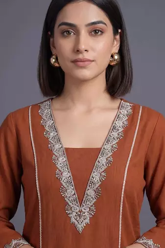 women ethnic motifs embroidered regular thread work kurta with trousers
