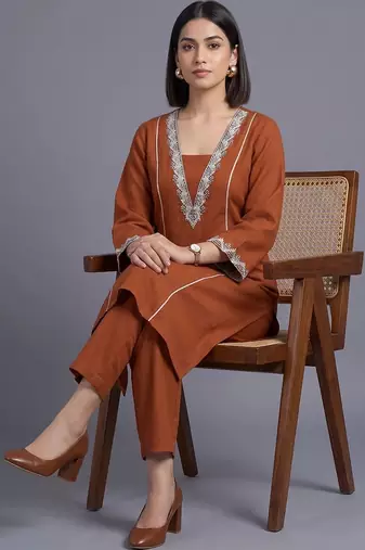 women ethnic motifs embroidered regular thread work kurta with trousers