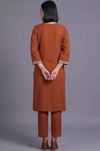women ethnic motifs embroidered regular thread work kurta with trousers