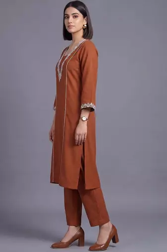 women ethnic motifs embroidered regular thread work kurta with trousers