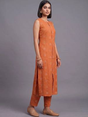 women printed regular kurta with trousers 5
