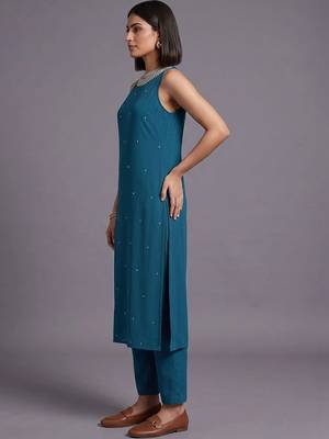 women ethnic motifs regular beads and stones kurta with trousers 7