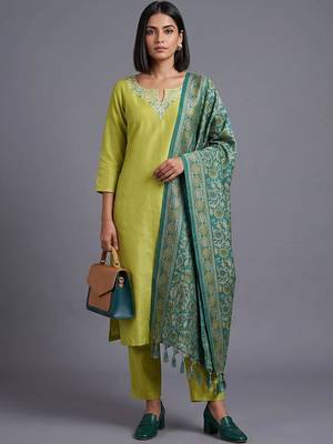 women ethnic motifs embroidered regular thread work kurta with trousers & with dupatta 1