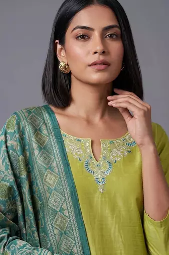 women ethnic motifs embroidered regular thread work kurta with trousers & with dupatta