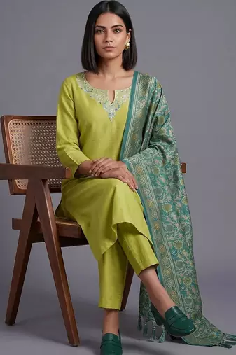 women ethnic motifs embroidered regular thread work kurta with trousers & with dupatta