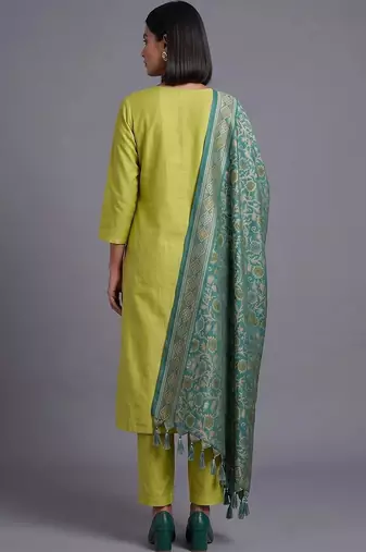women ethnic motifs embroidered regular thread work kurta with trousers & with dupatta
