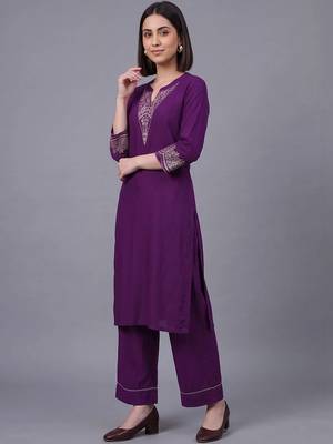 women ethnic motifs embroidered regular thread work kurta with palazzos & with dupatta 3