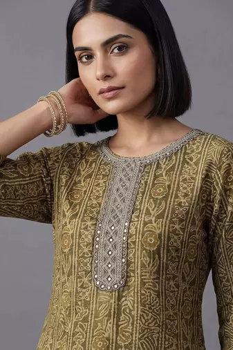 women ethnic motifs printed regular mirror work kurta with trousers & with dupatta