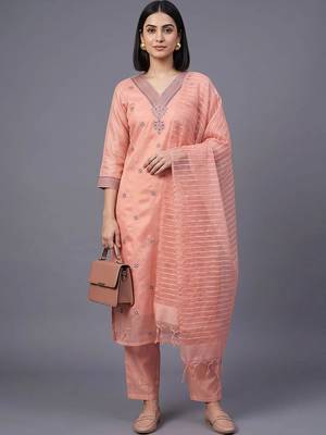 women ethnic motifs embroidered regular thread work kurta with trousers & with dupatta 1