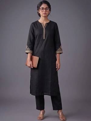 women ethnic motifs embroidered regular thread work kurta with trousers 1