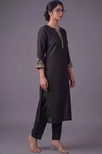 women ethnic motifs embroidered regular thread work kurta with trousers
