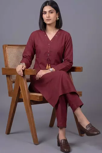 women regular kurta with trousers