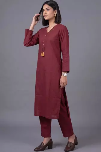women regular kurta with trousers