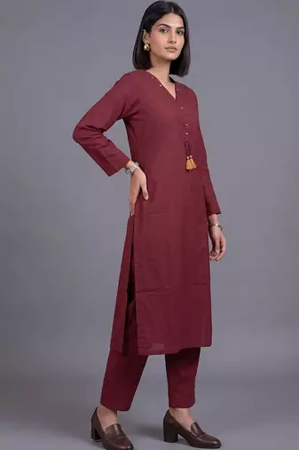 women regular kurta with trousers